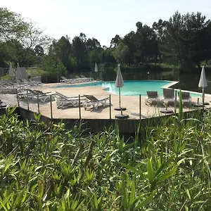 https://les-restanques-du-golfe-de-saint-tropez-grimaud-83310.fr-provencehotel.com
